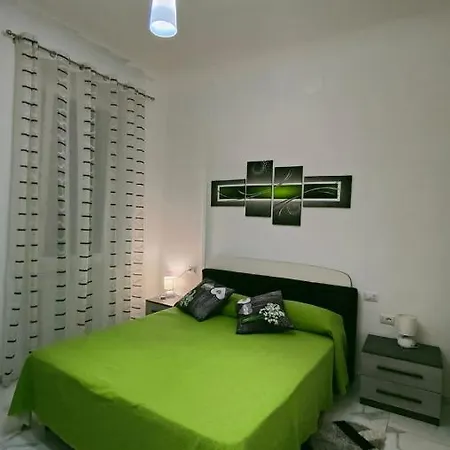 Amedeo Apartamento *